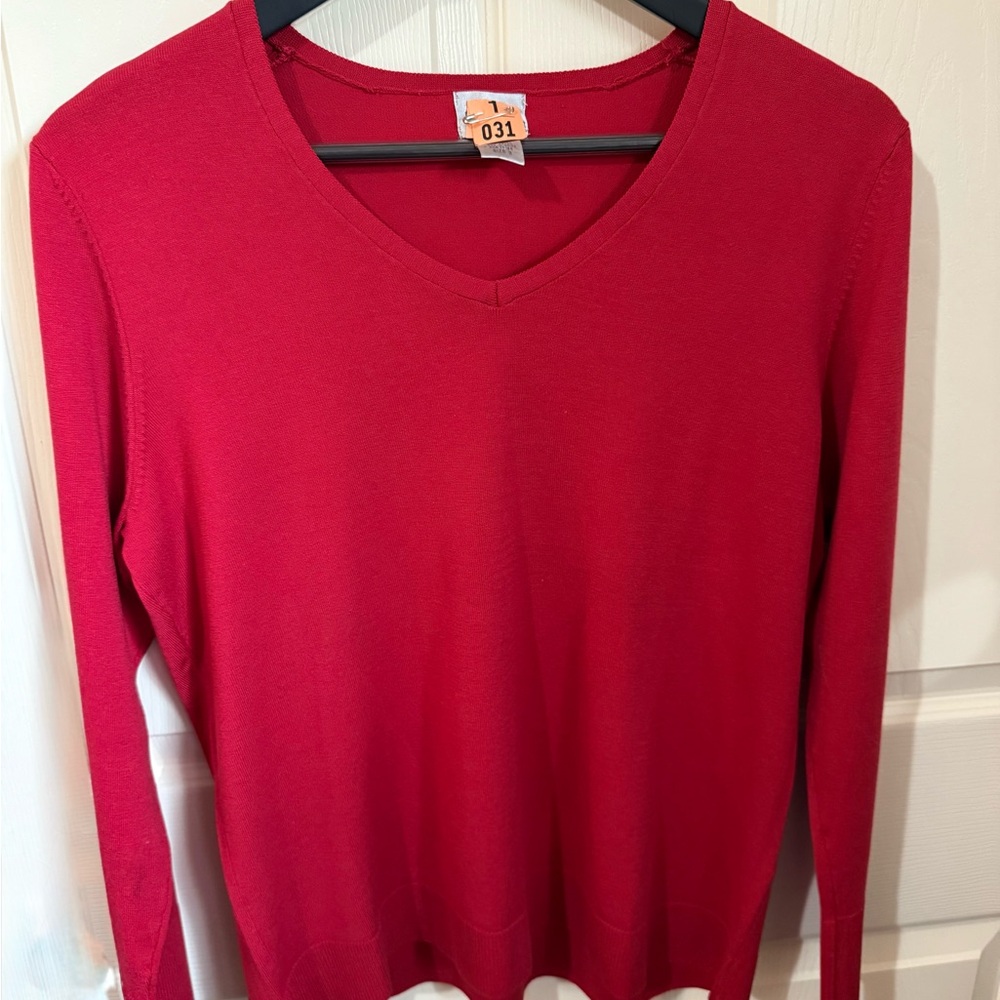 Chic Red Silk Blend Top - perfect for holidays! 🎁🎄